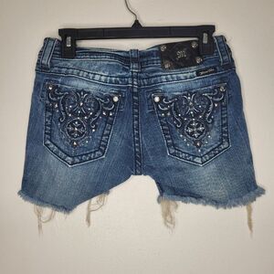 Miss Me mcbling studded back pockets cut off mid rise shorts size 27